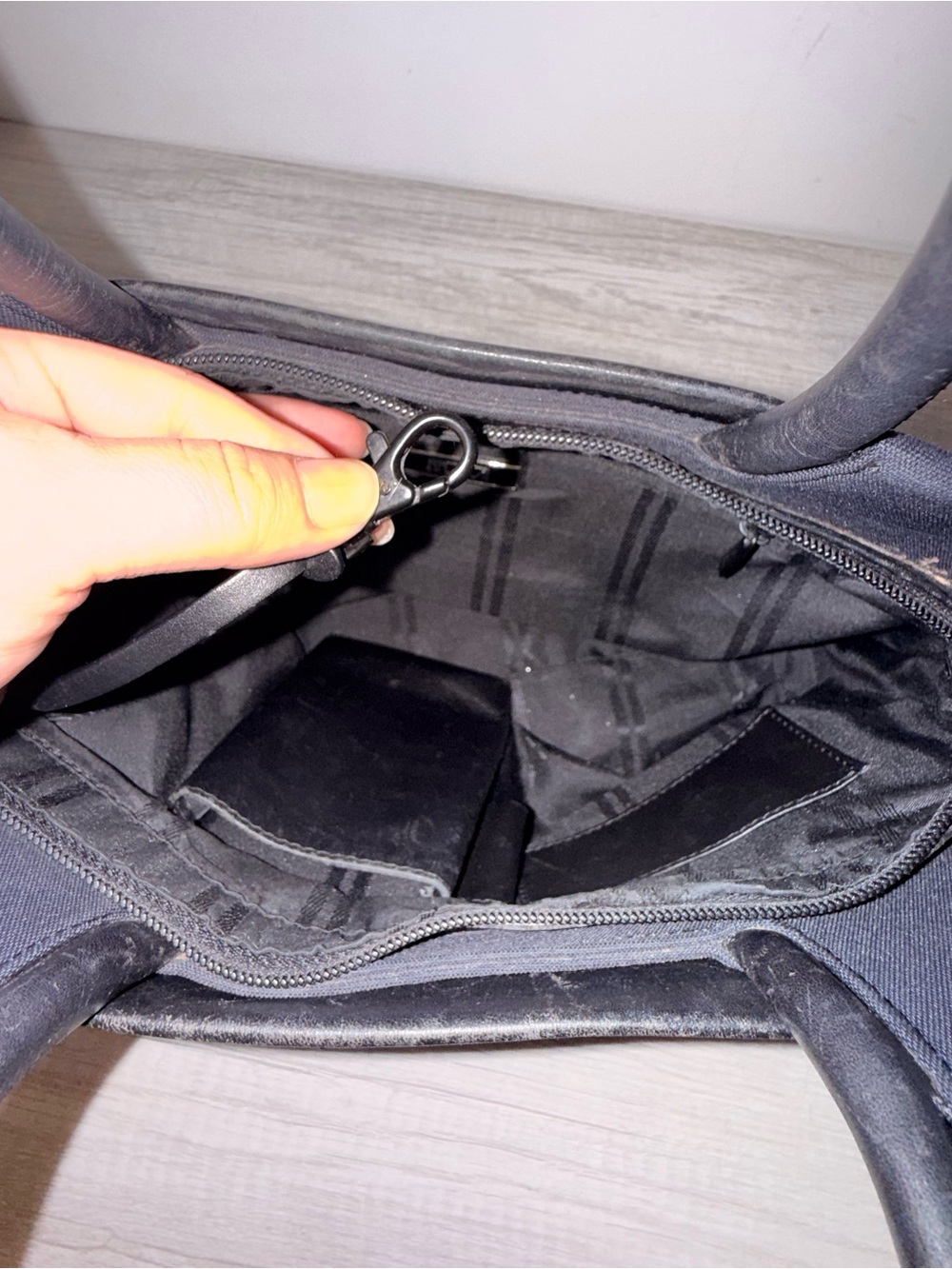Tumi Black Leather & Neoprene Everyday Carryall Tote - Picture 8 of 8